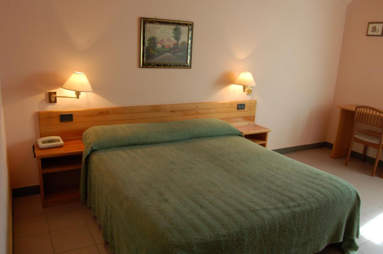 Hotel Lo Sciatore Cotronei Екстериор снимка