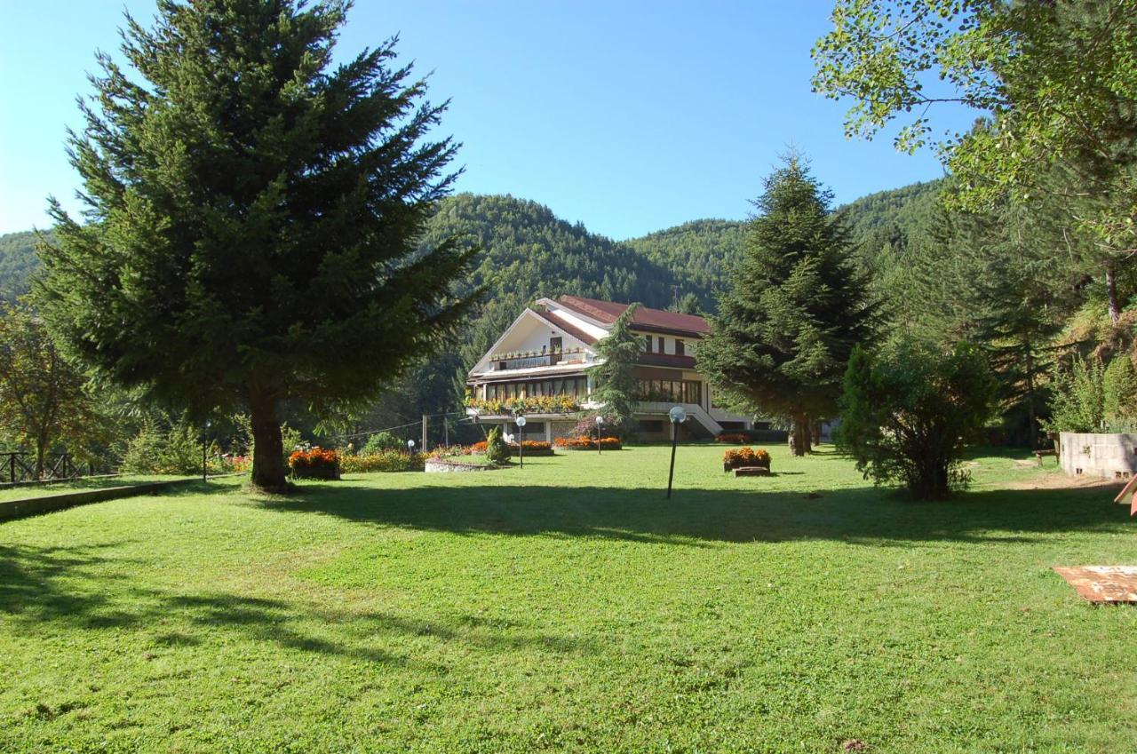 Hotel Lo Sciatore Cotronei Екстериор снимка
