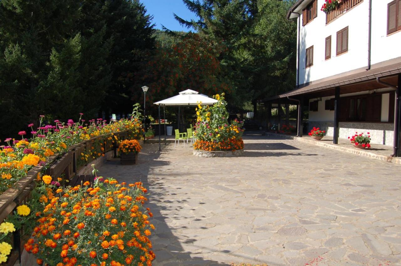Hotel Lo Sciatore Cotronei Екстериор снимка